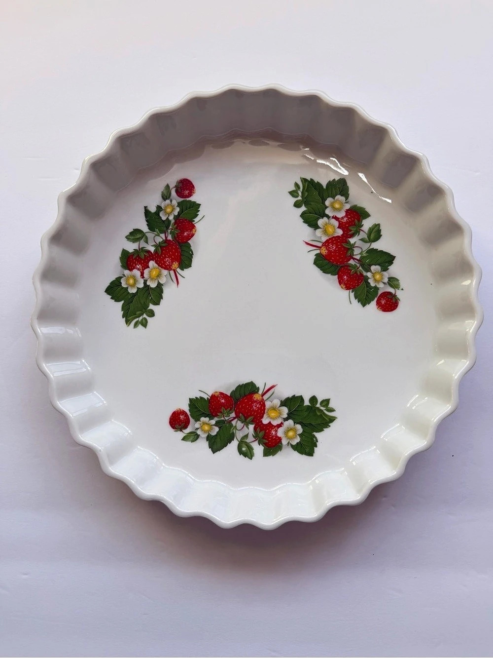 Cordon Bleu BFA France Floral Strawberry Serving Plate in White & Red